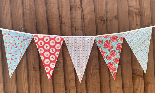 C1008 Red and Baby Blue Shabby Chic Vintage Print Bunting 10m with 20 Pennants